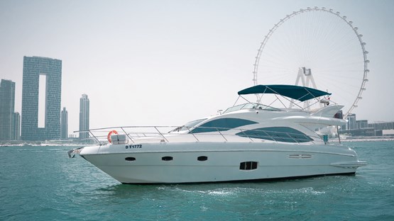 Lagoona Majesty 56ft | AED 1150/ Hour